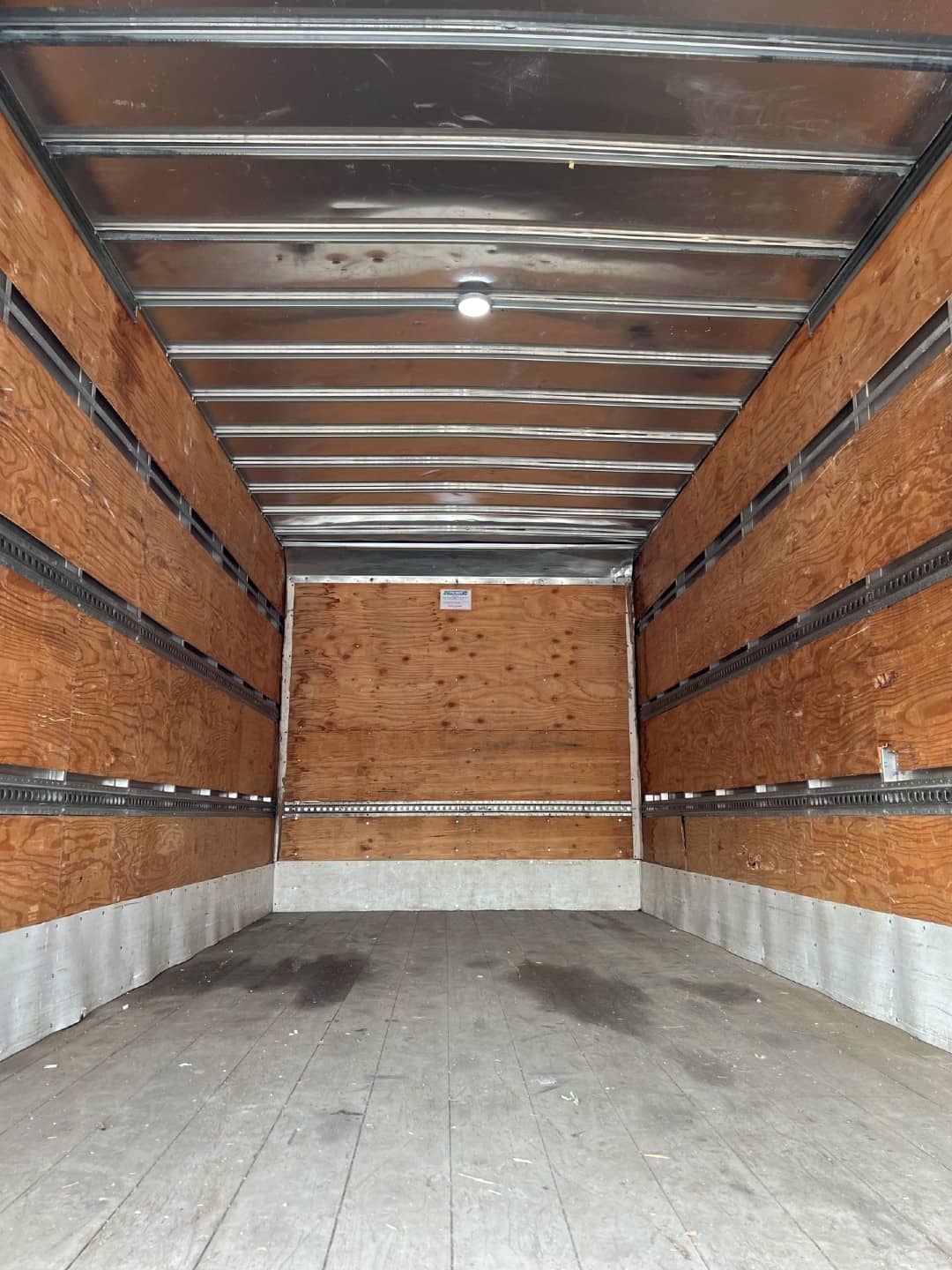 Used truck Isuzu NRR 2018