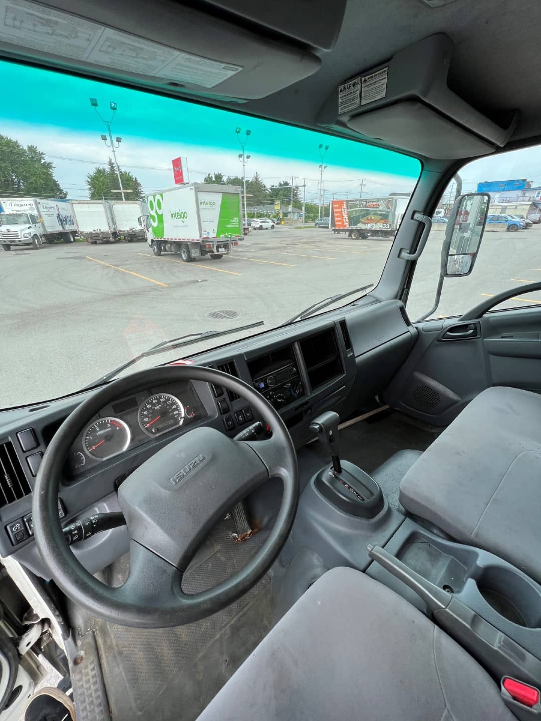 Camion usagé Isuzu NRR 2018